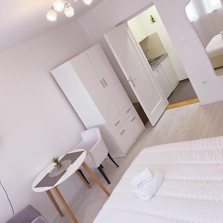 Roli Hotel Zara Esterno foto