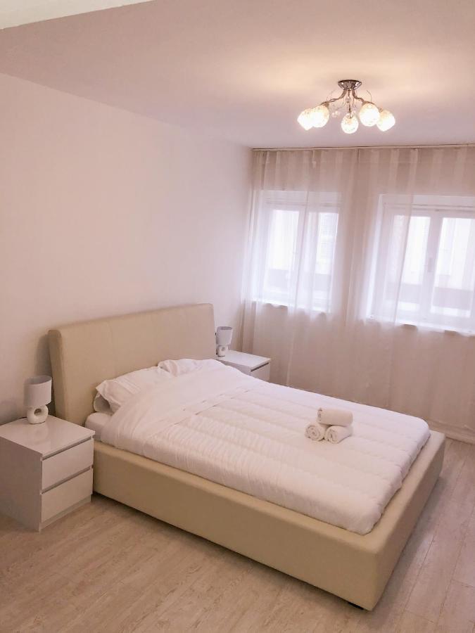 Roli Hotel Zara Esterno foto