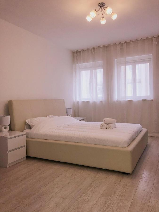 Roli Hotel Zara Esterno foto