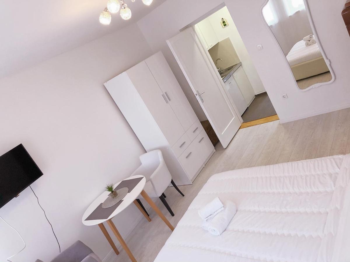 Roli Hotel Zara Esterno foto